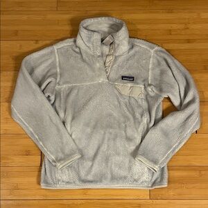 Patagonia Women’s Light Gray Zip Up Sweater